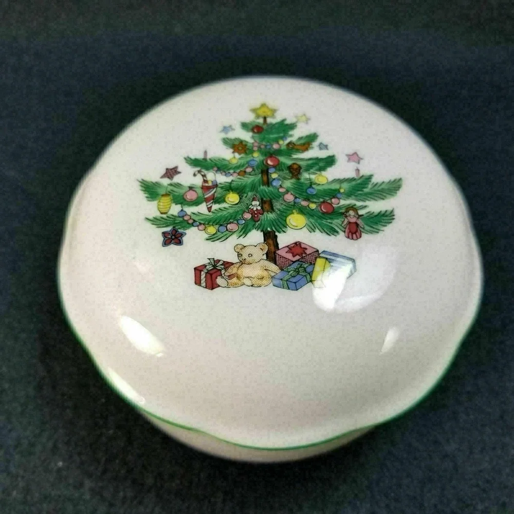 Nikko Christmas Tree Trinket Dish Bon Bon Bowl Lid Jewelry Candy Holiday Ceramic